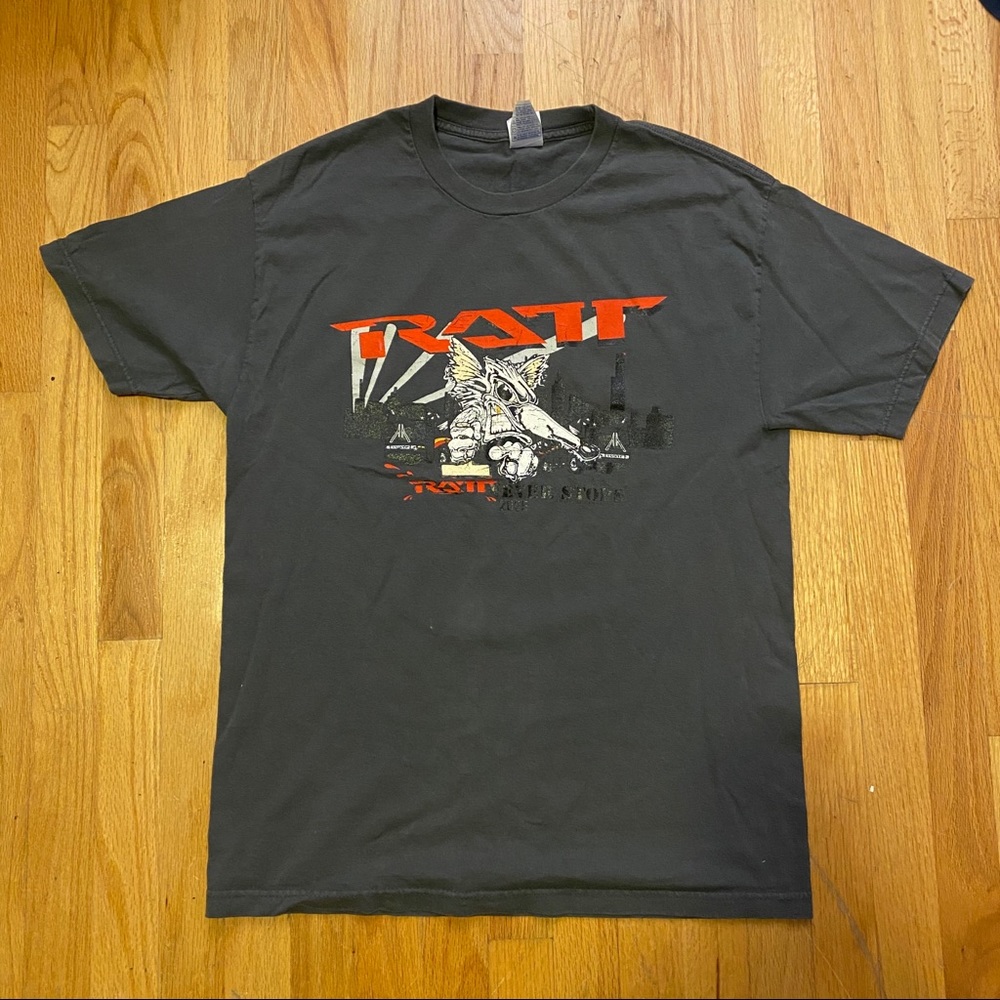 RATT - 2005 RATT Never Stops Tour T-shirt (L)
